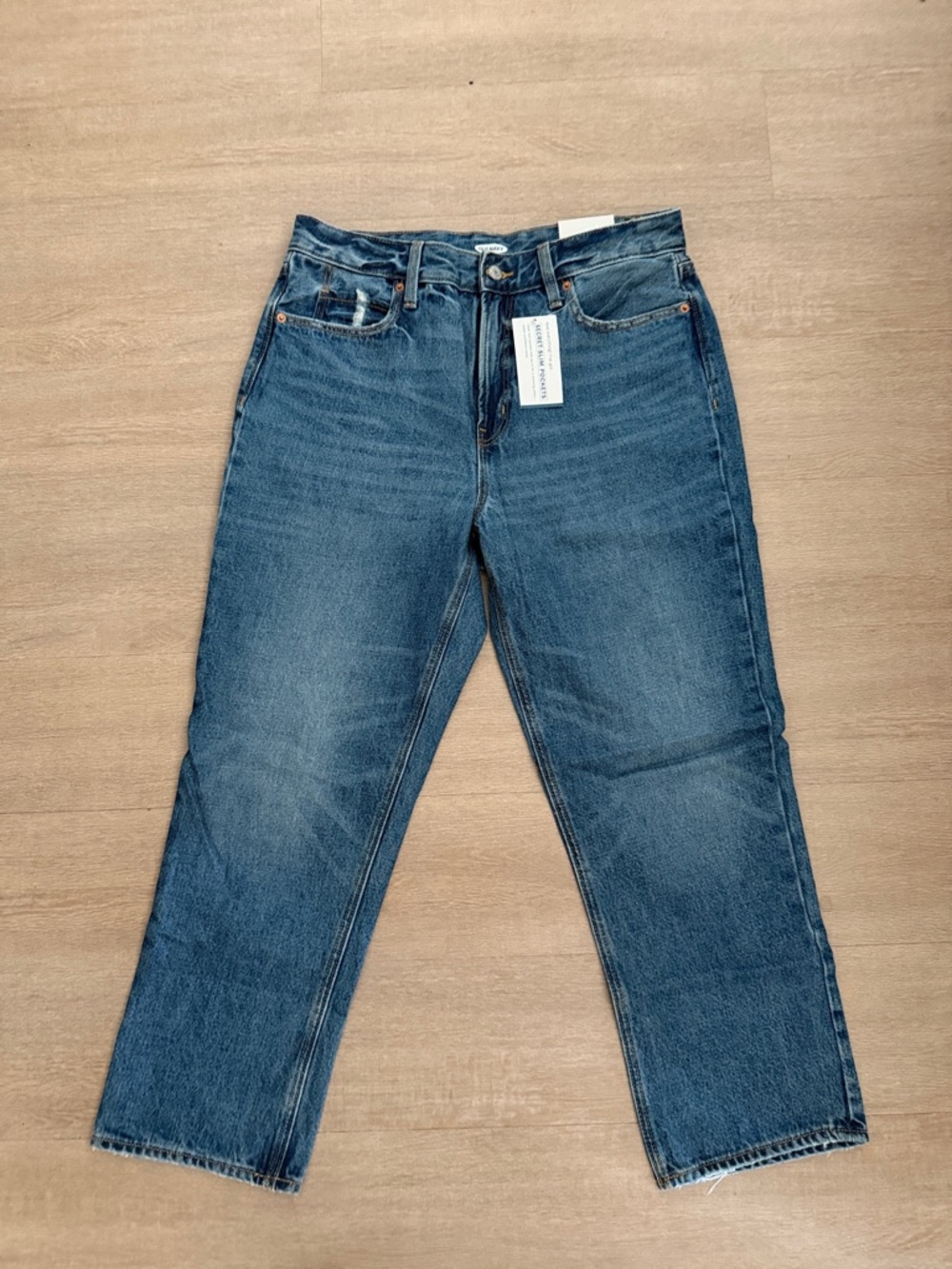 Old Navy Women’s Blue Straight-Leg Jeans- Size 8- NWT!